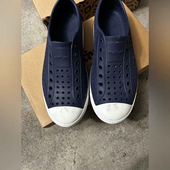 Native Jefferson Women’s Shoes Regatta Blue Size 5 - Picture 1 of 4